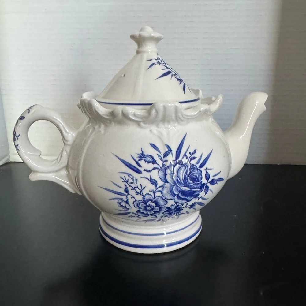 Vintage Blue & White decorative small teapot